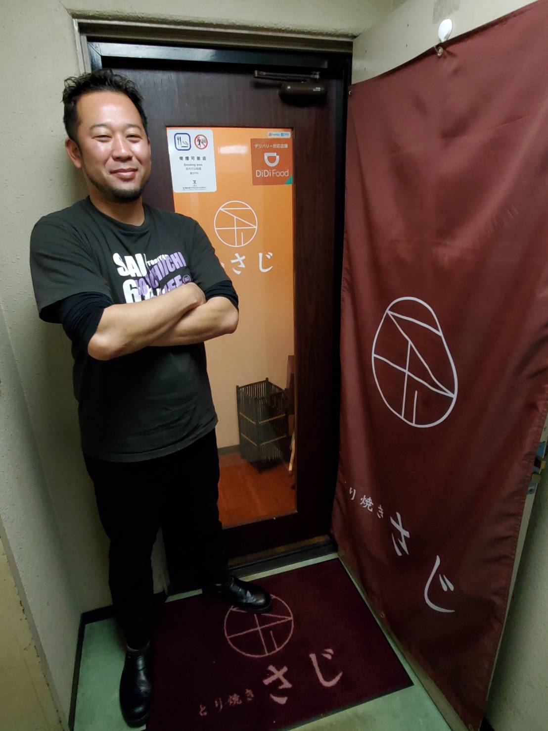 とり焼き「さじ」を大阪・北新地で営む元阪神の桟原将司氏（撮影・酒井俊作）