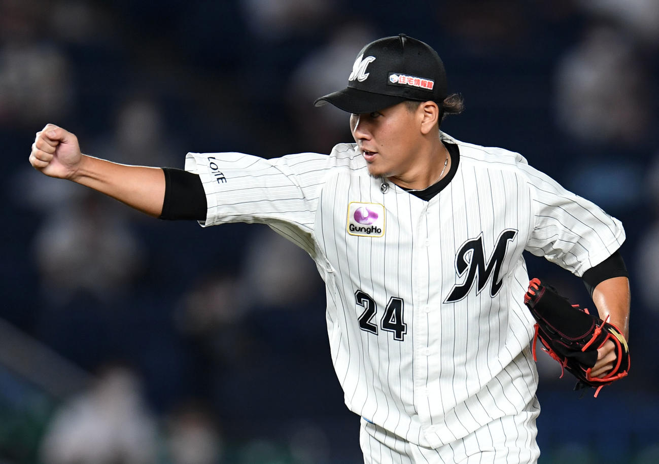 ロッテ東妻勇輔（2020年8月21日撮影）