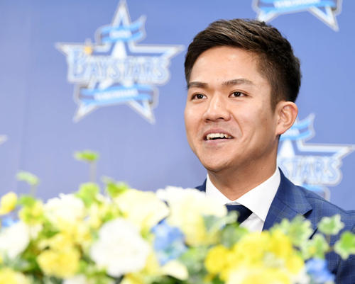 DeNA田中俊太「驚いている」入団会見 背番38 - プロ野球 : 日刊