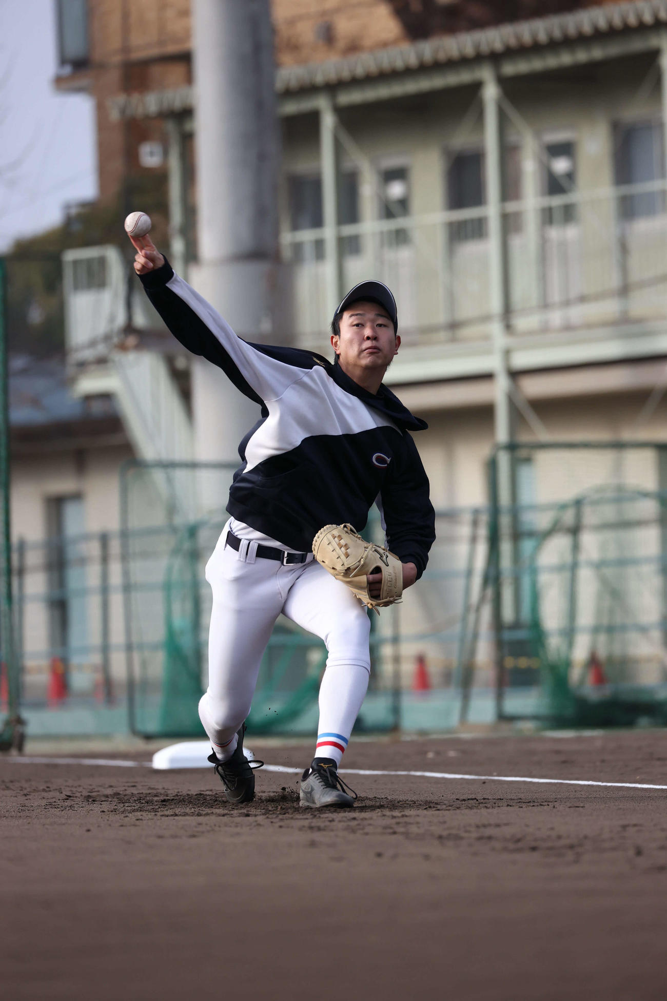 中京大中京グラウンドで始動した中日ドラフト1位の高橋宏（代表撮影）