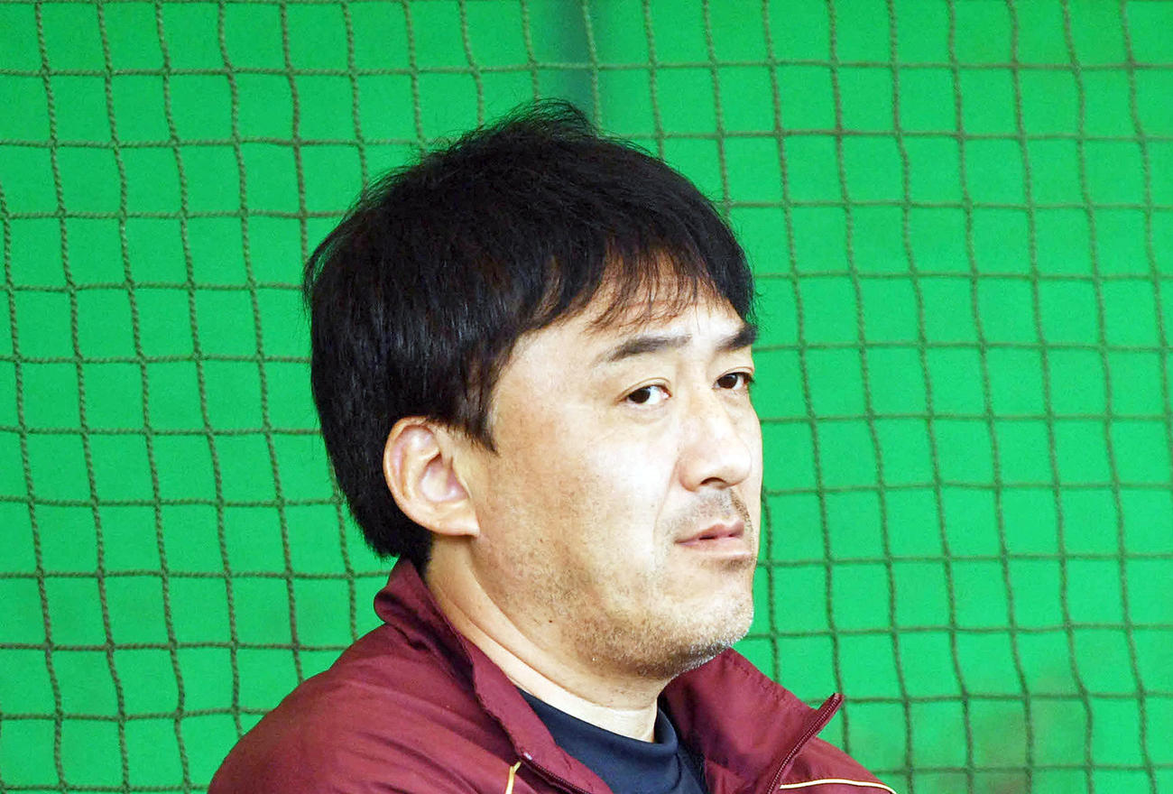 楽天石井一久GM兼任監督（2020年2月4日撮影）
