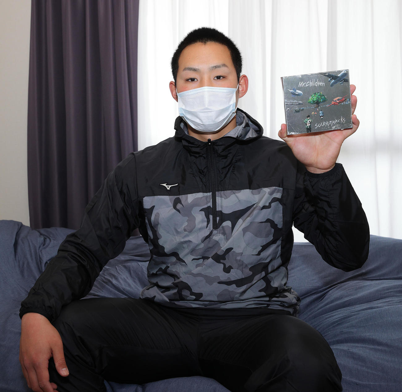 入寮でミスターチルドレンのアルバムを持参した佐藤蓮（球団提供）
