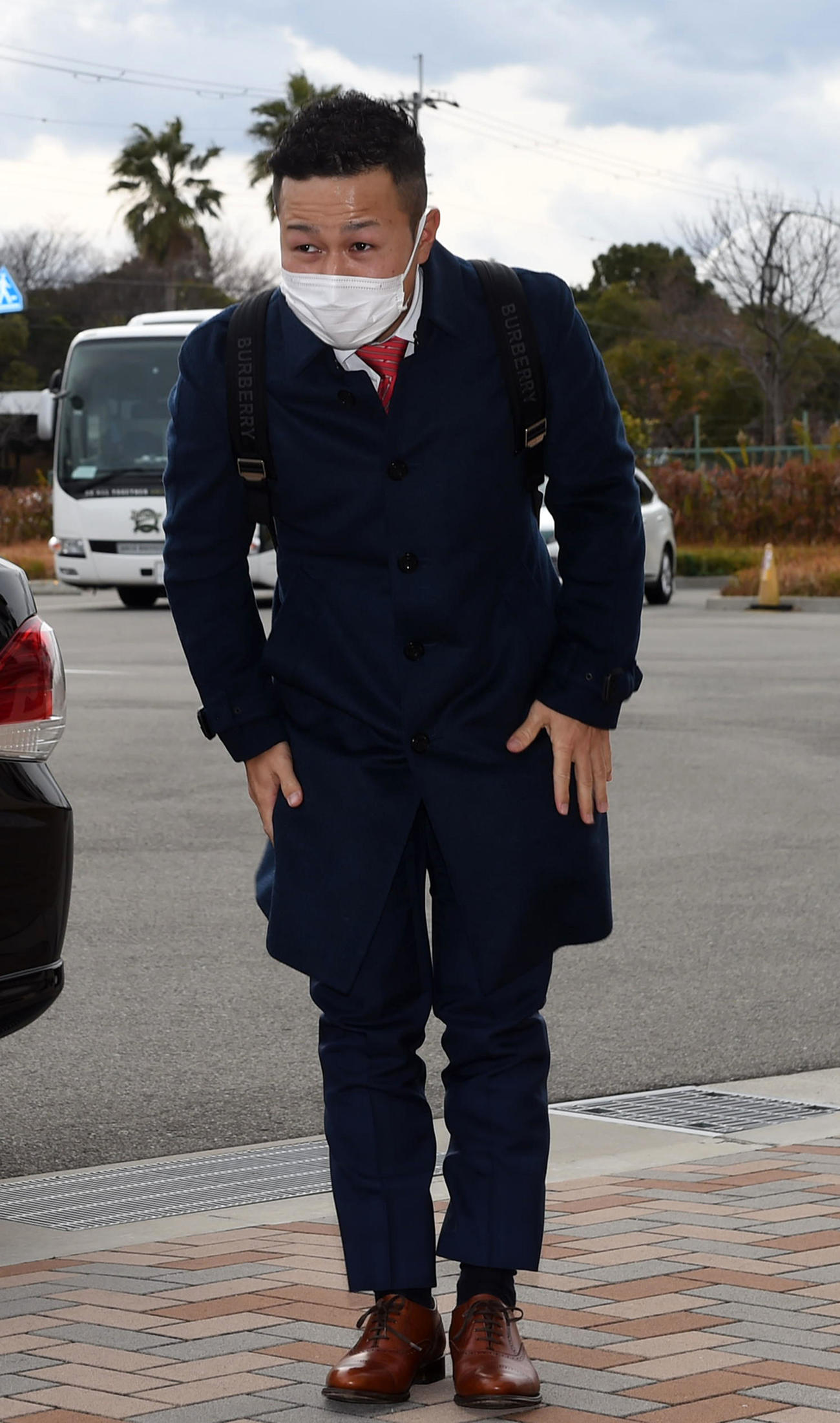 青濤館に到着した古長（撮影・前岡正明）