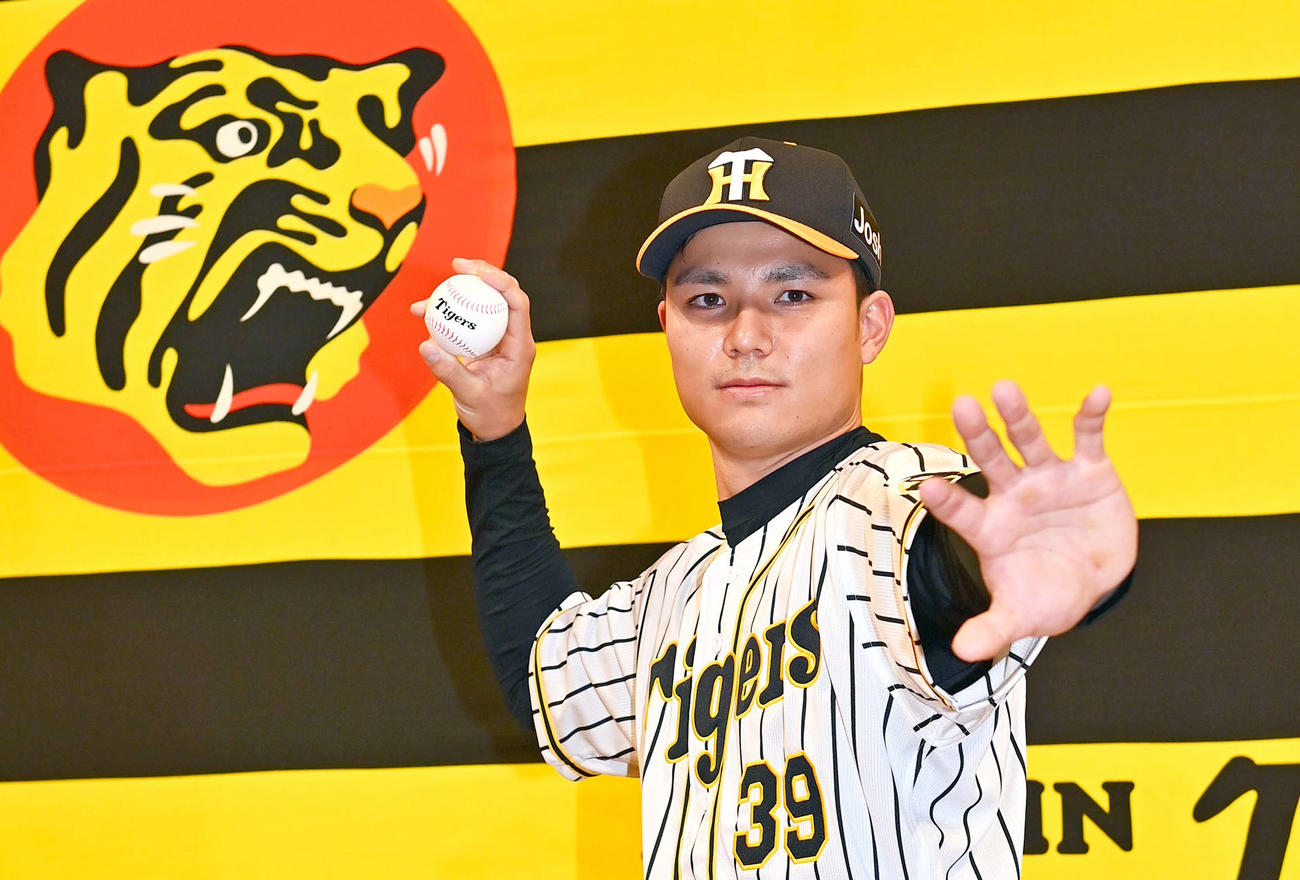 阪神ドラフト4位の栄枝裕貴（2020年12月7日撮影）