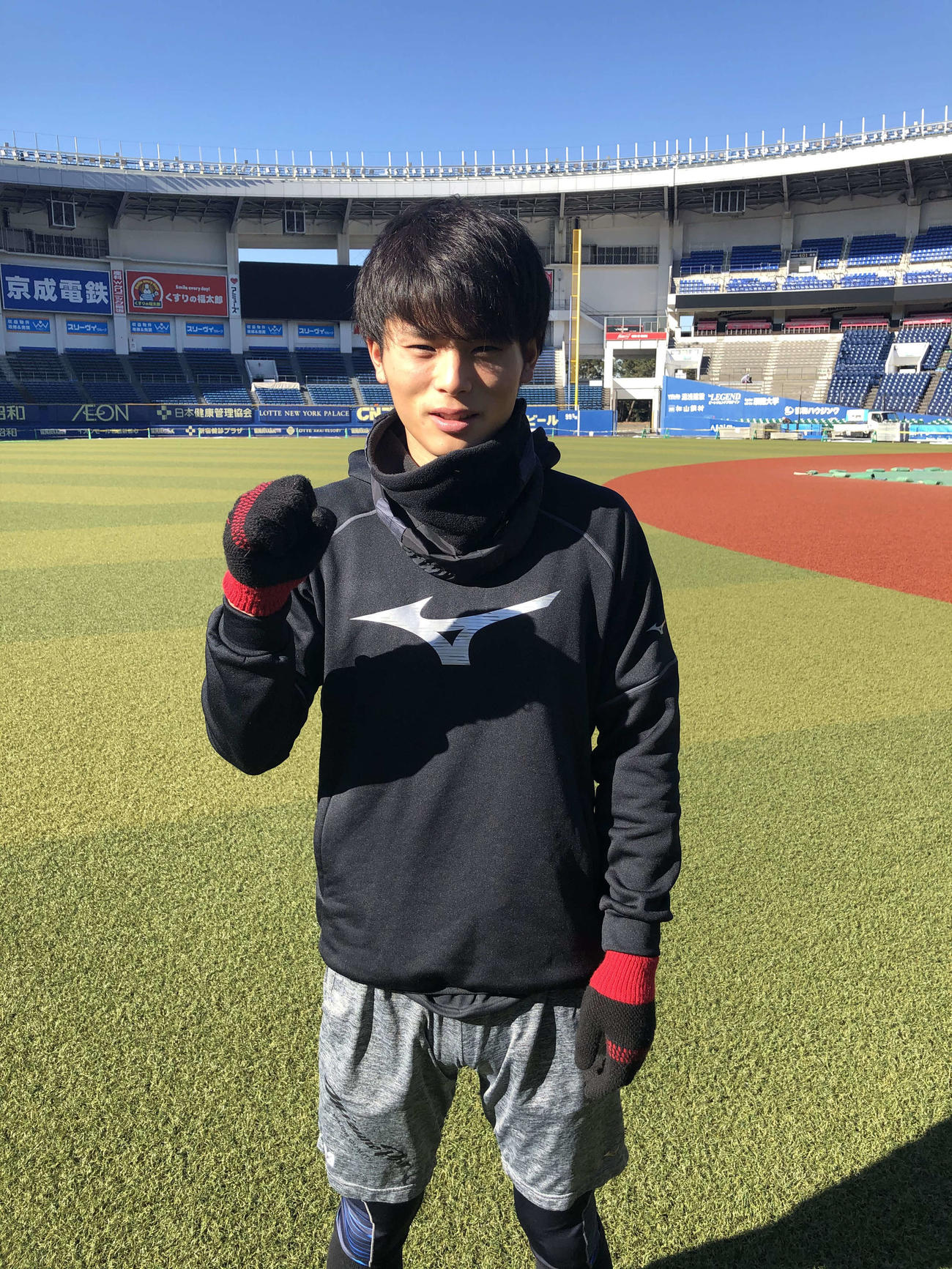 ZOZOマリンで自主トレを行うロッテ和田