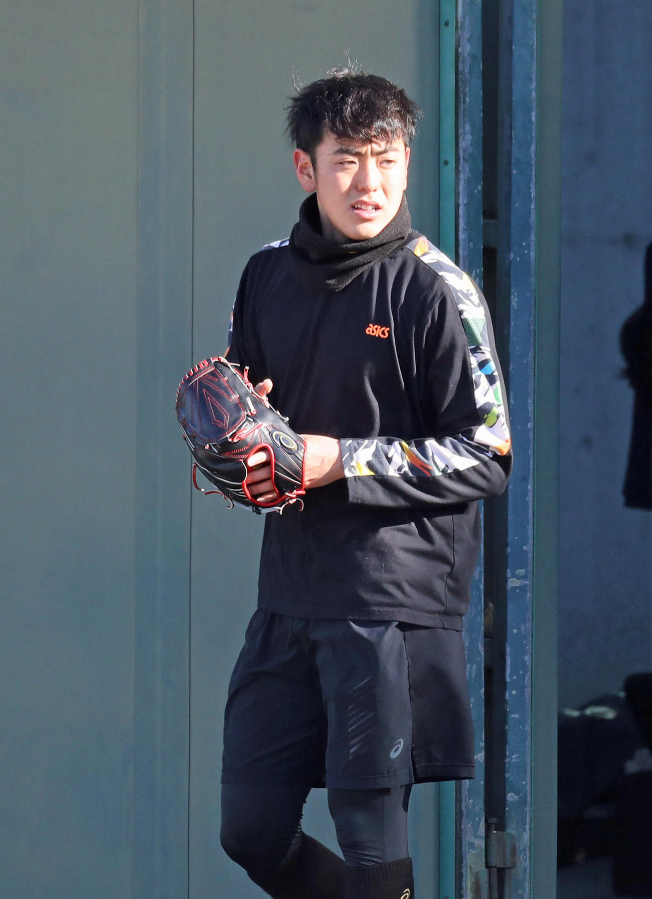 練習する阪神小川一平（代表撮影）