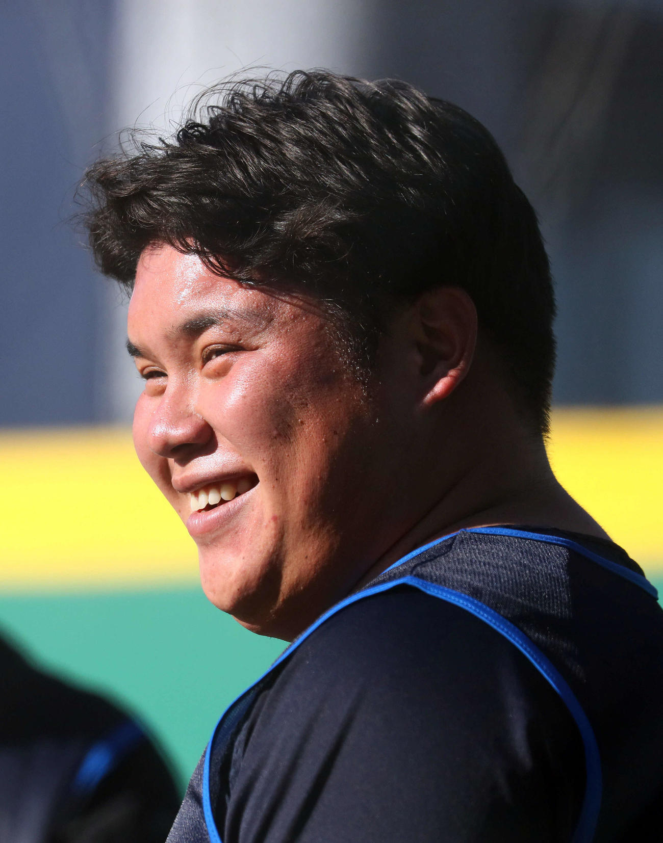 新人合同自主トレで笑顔を見せる西武ドラフト1位の渡部（代表撮影）