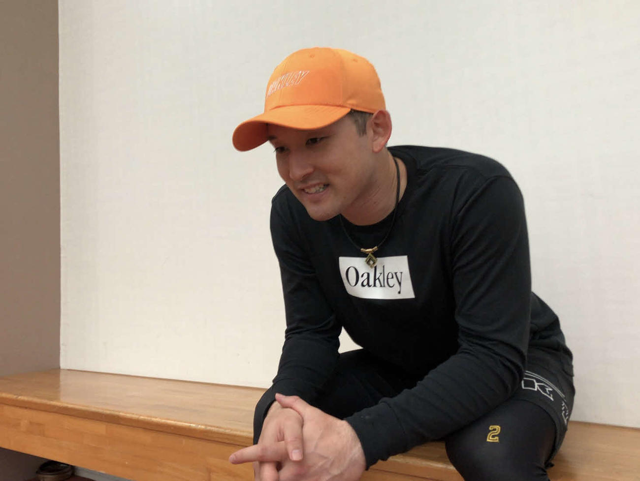 自主トレを行う沖縄の離島でオンライン取材を受けた日本ハム杉谷