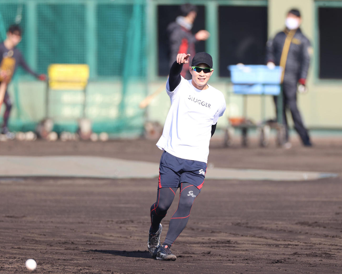 内野で守備練習を行う木浪聖也（代表撮影）