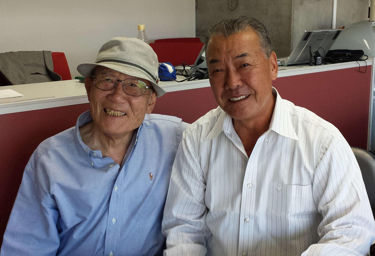 14年7月、世界の盗塁王・福本豊氏（右）と日本歴代2位の広瀬氏のビッグショット