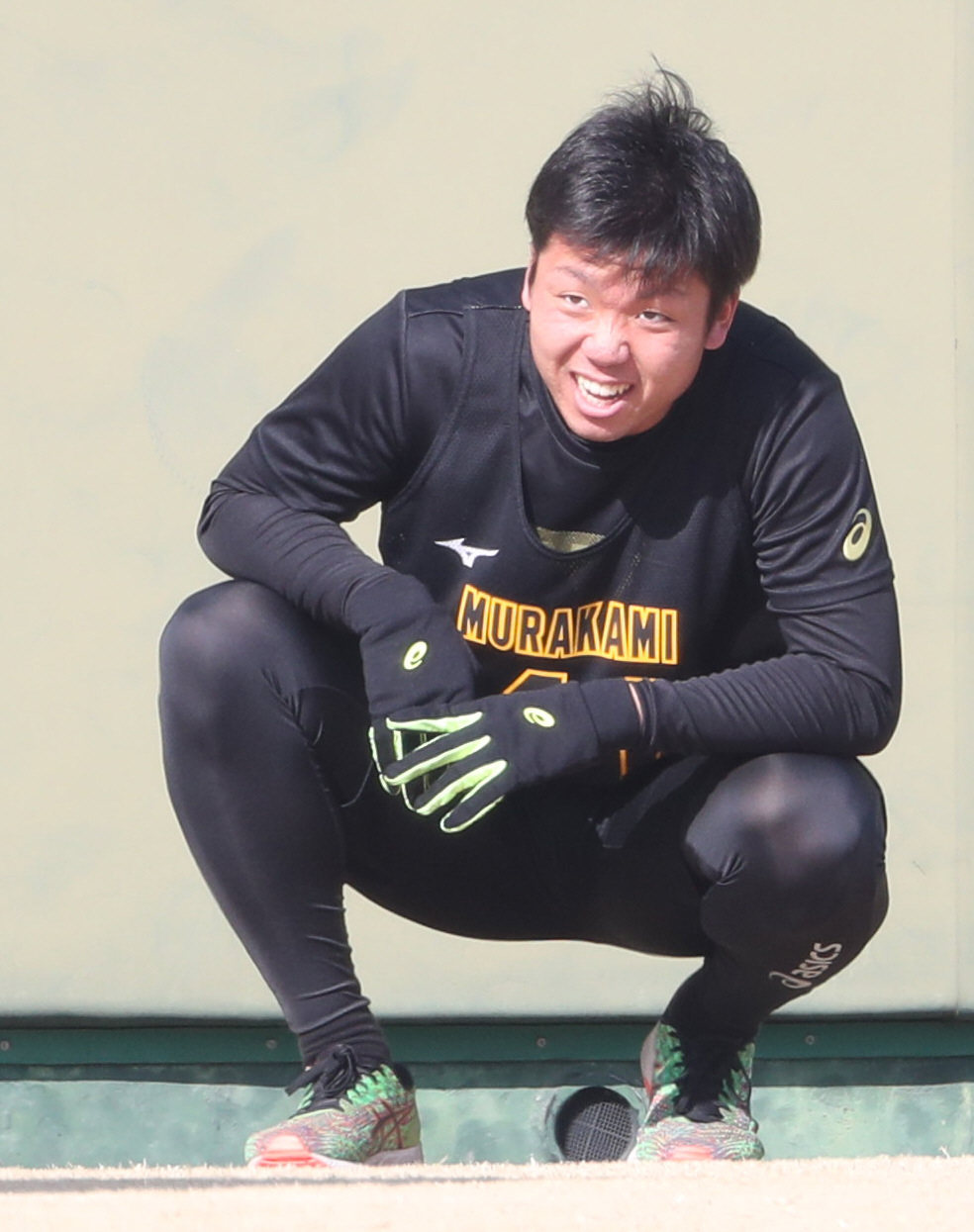 ダッシュを終え、苦しそうな表情の村上頌樹（代表撮影）
