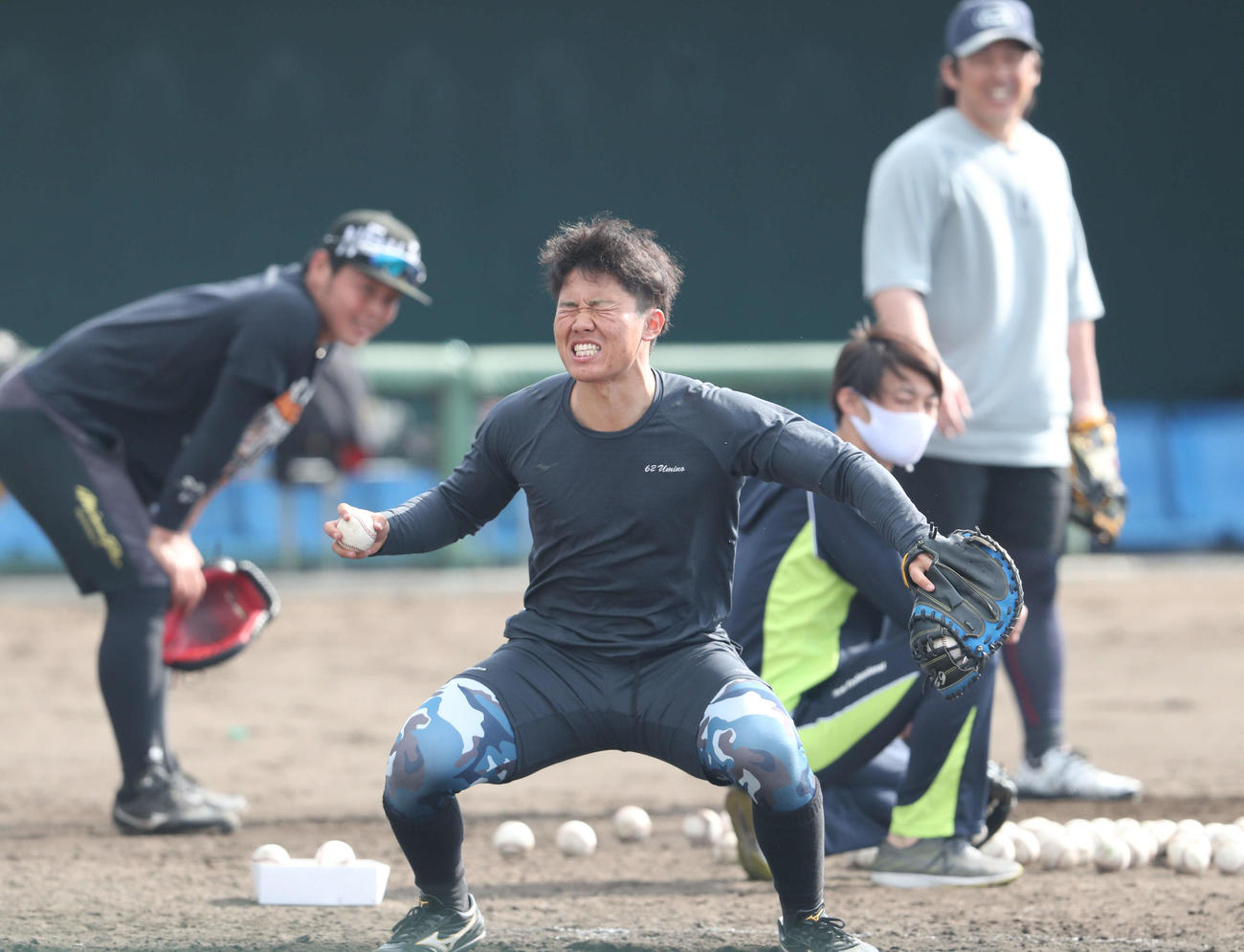 練習中、きつそうな表情を見せる海野（撮影・梅根麻紀）