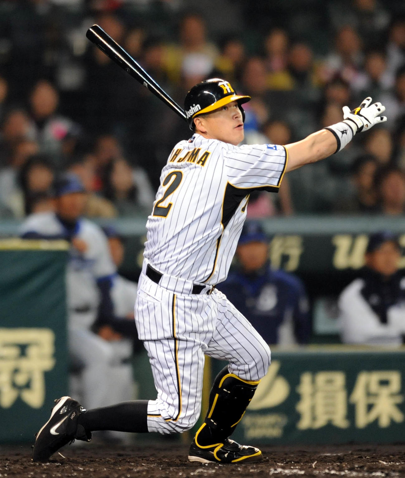 右越え適時二塁打を放つ阪神時代の城島健司氏（2011年4月22日撮影）