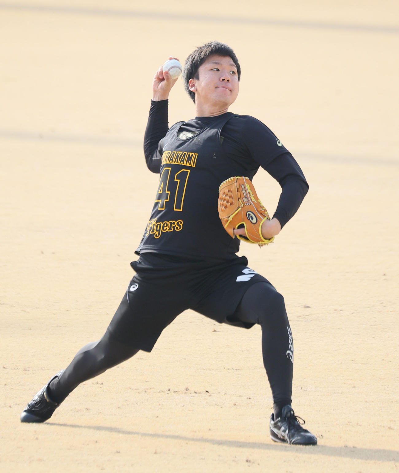 キャッチボールをする阪神村上（代表撮影）