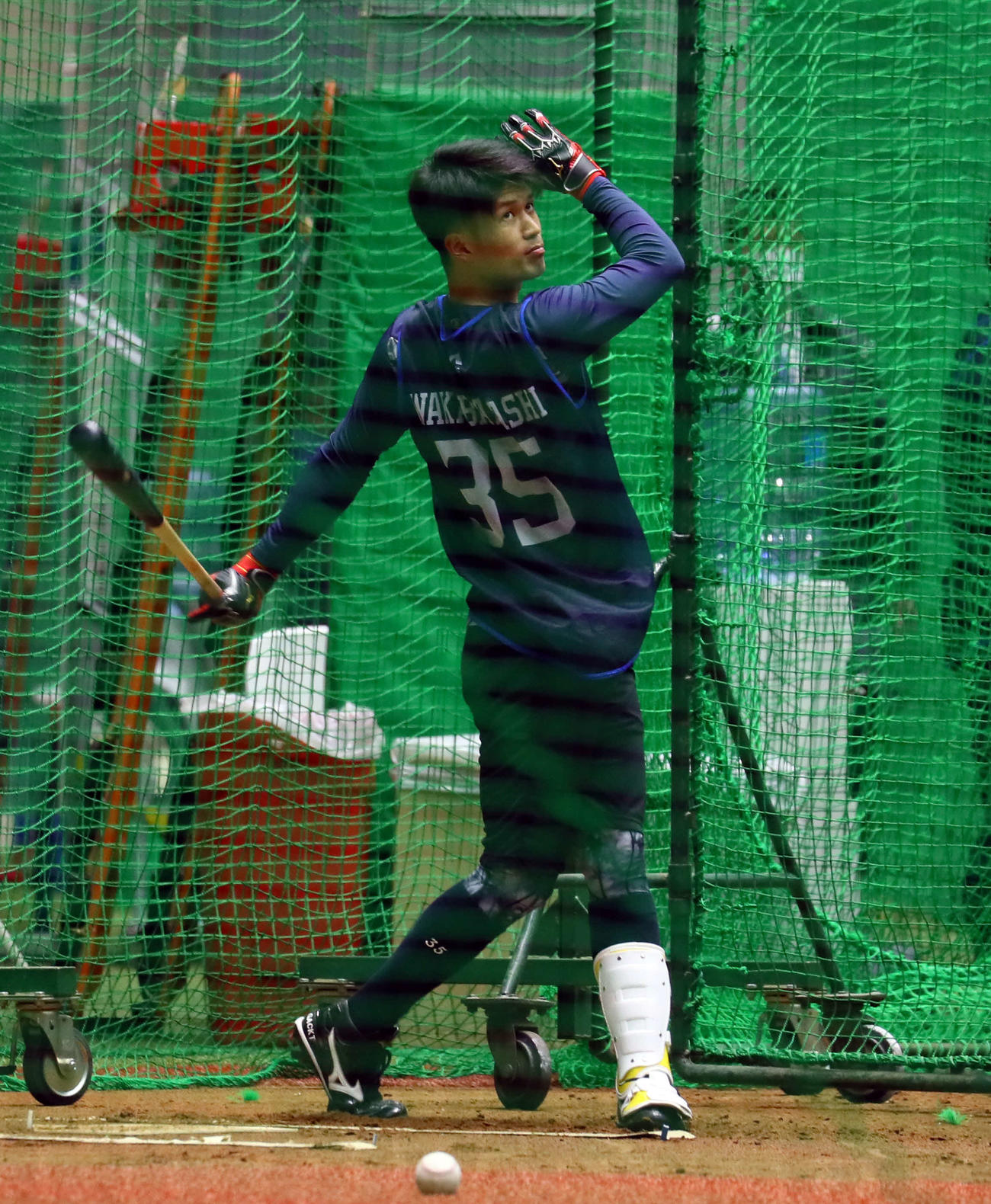 打撃練習する西武ドラフト4位若林（代表撮影）