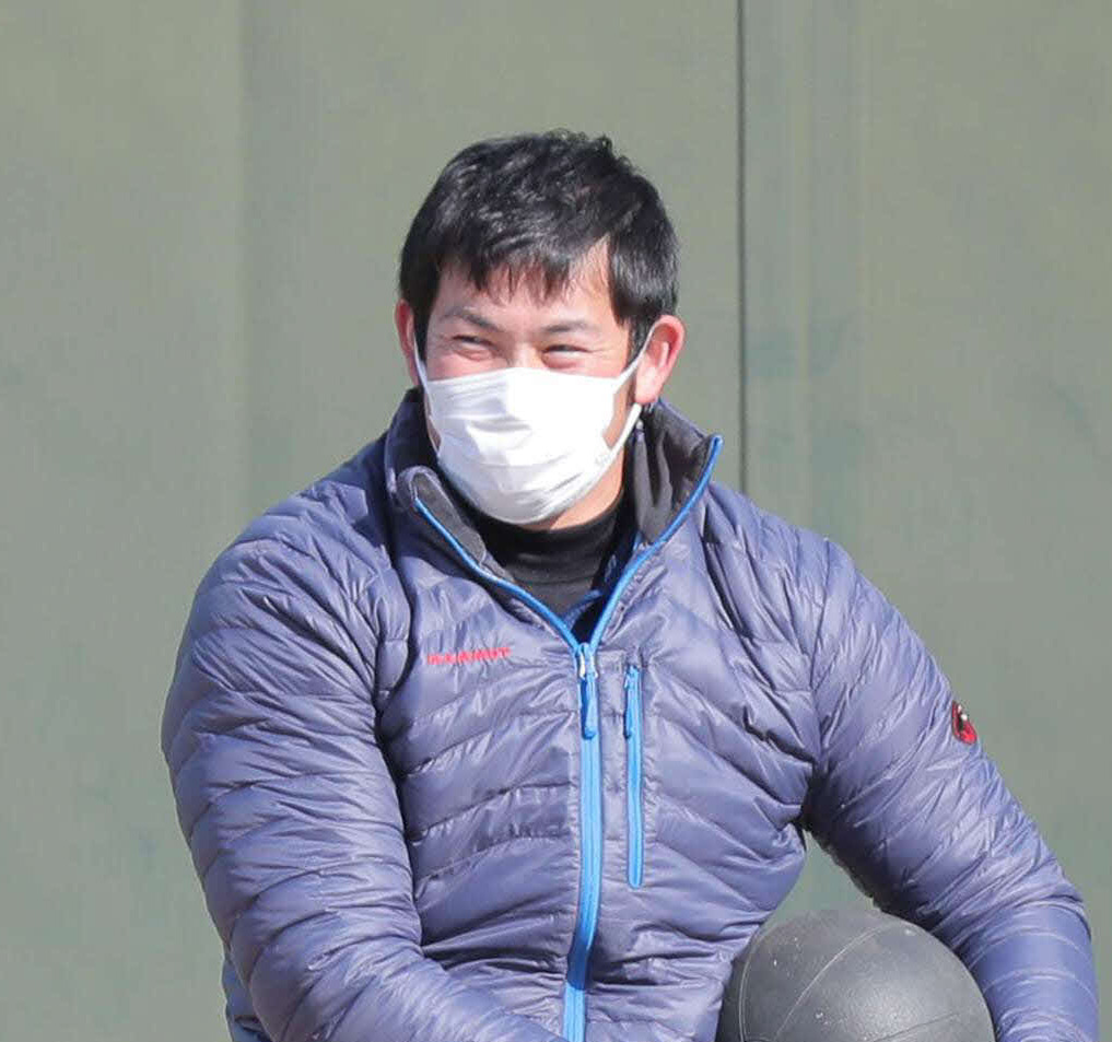 自主トレに臨む岩田（代表撮影）