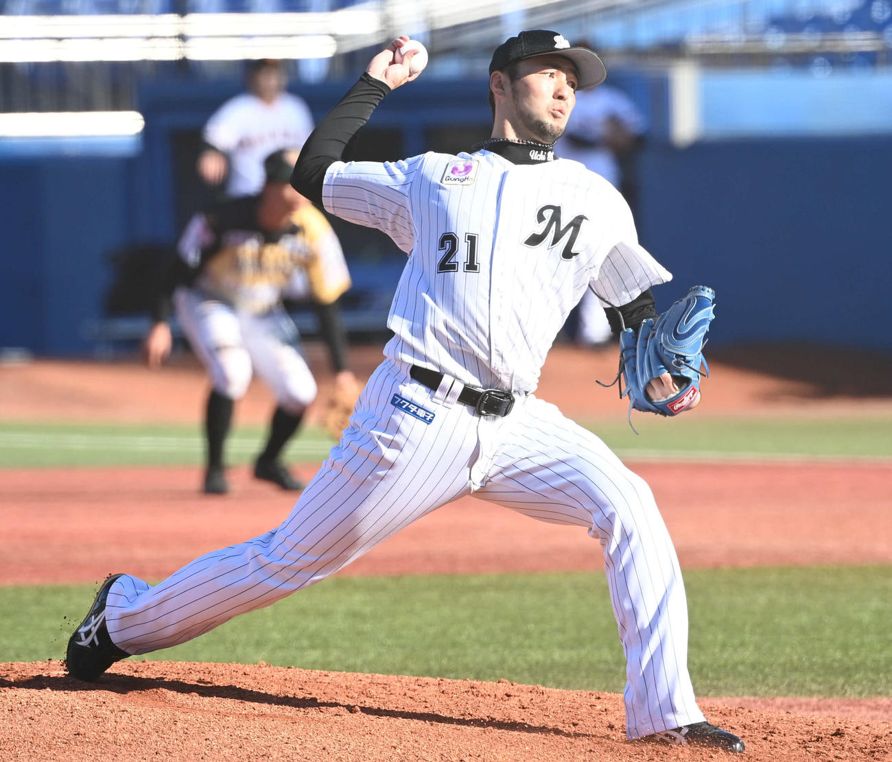 12球団合同トライアウトで力投するロッテ内（2020年12月7日撮影）
