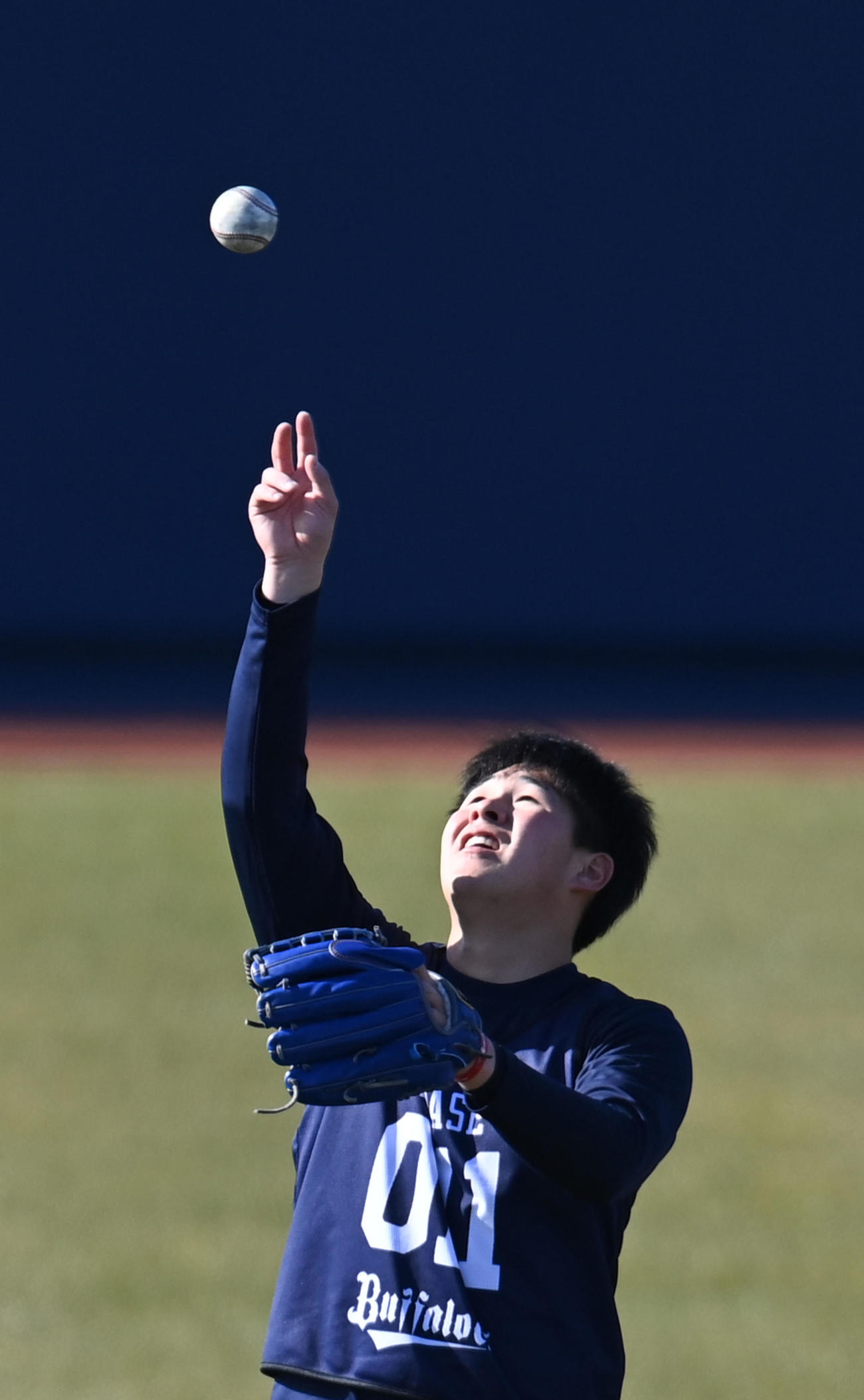 キャッチボールするオリックス川瀬（代表撮影）