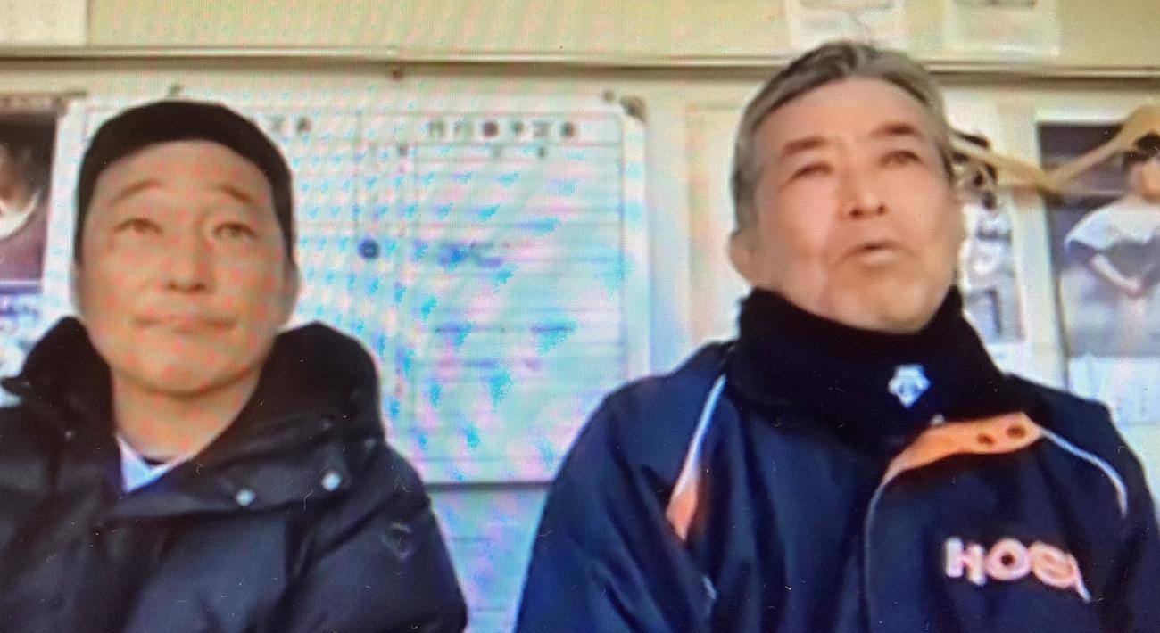 オンライン会見に臨む法大・加藤監督（右）と大島助監督