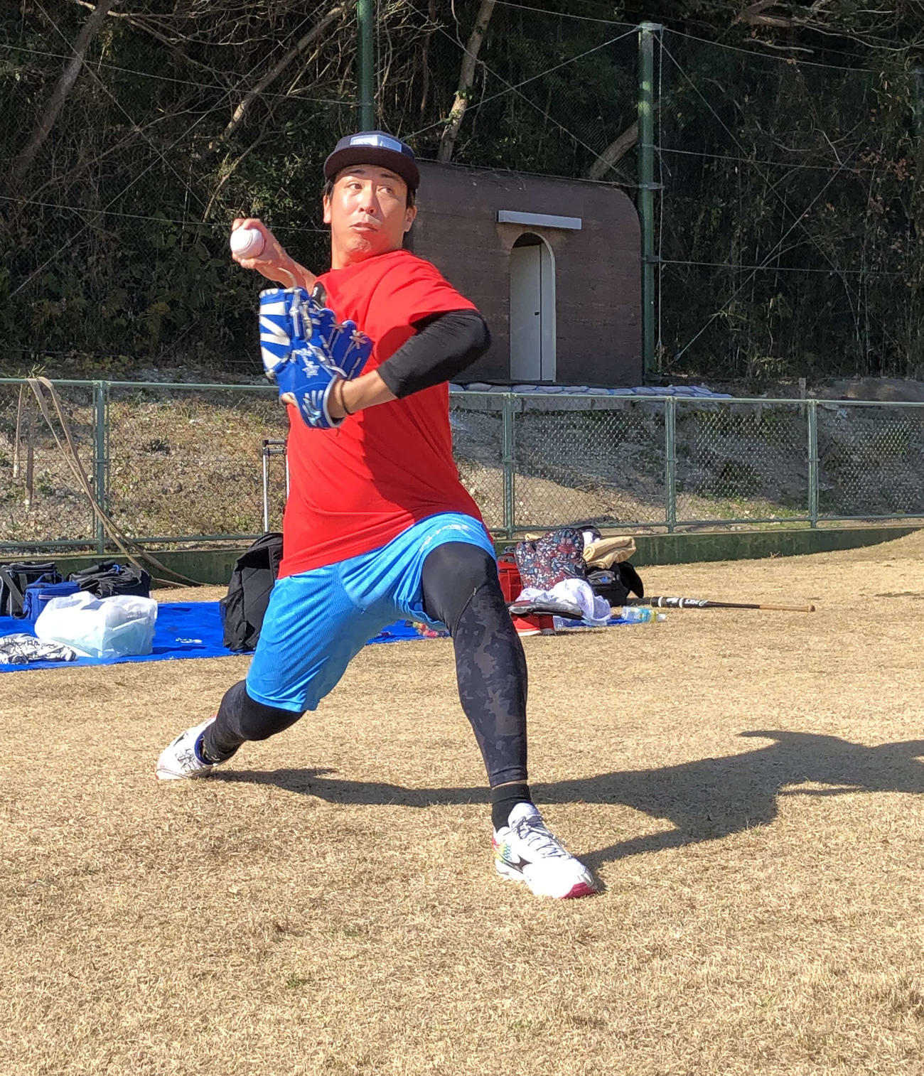 千葉県内で自主トレを行ったロッテ益田