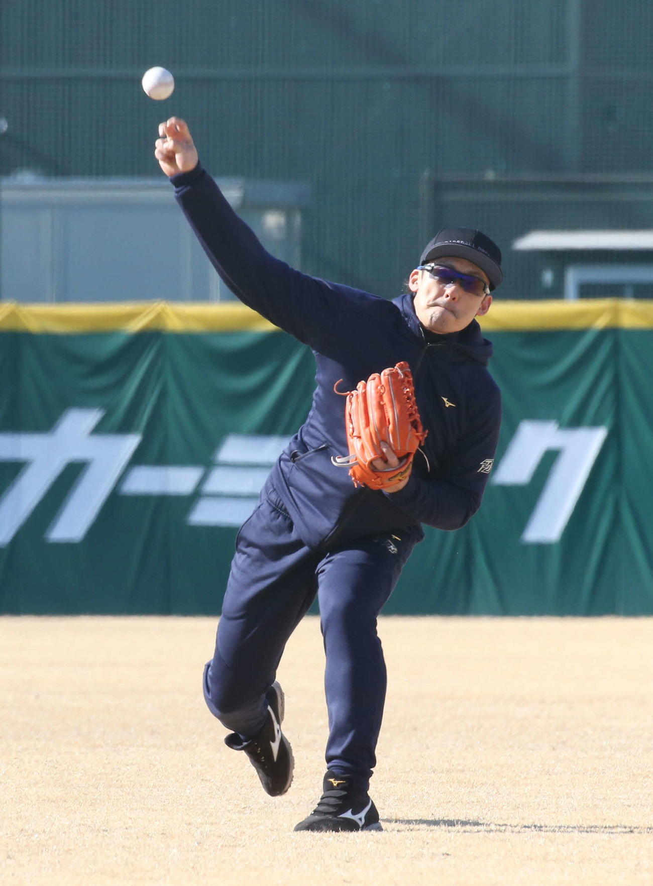 キャッチボールをする西武栗山（代表撮影）