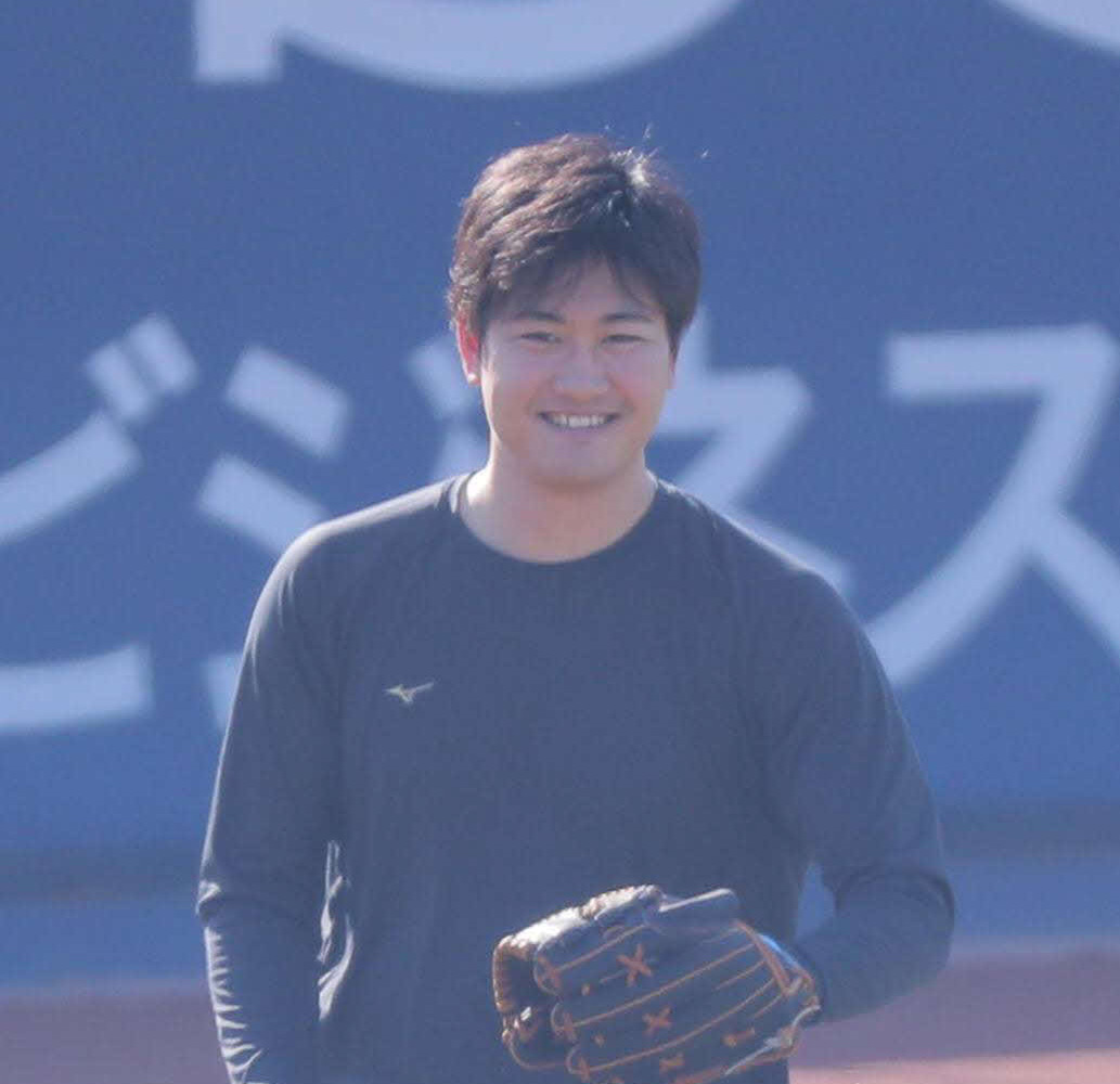 笑顔をみせる竹安大知（代表撮影）