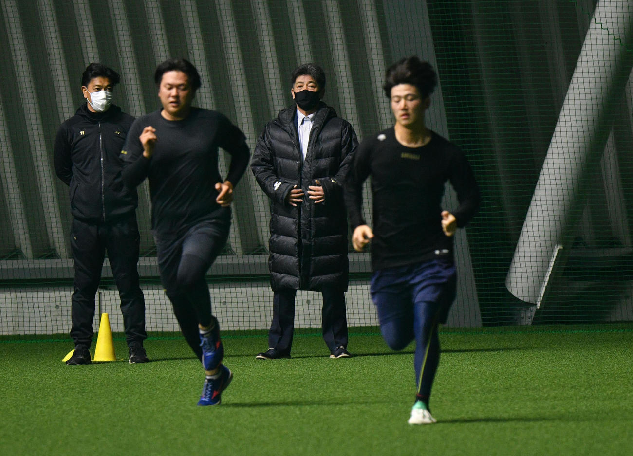 タマホームスタジアム筑後を視察に訪れた工藤公康監督（撮影・現場代表）