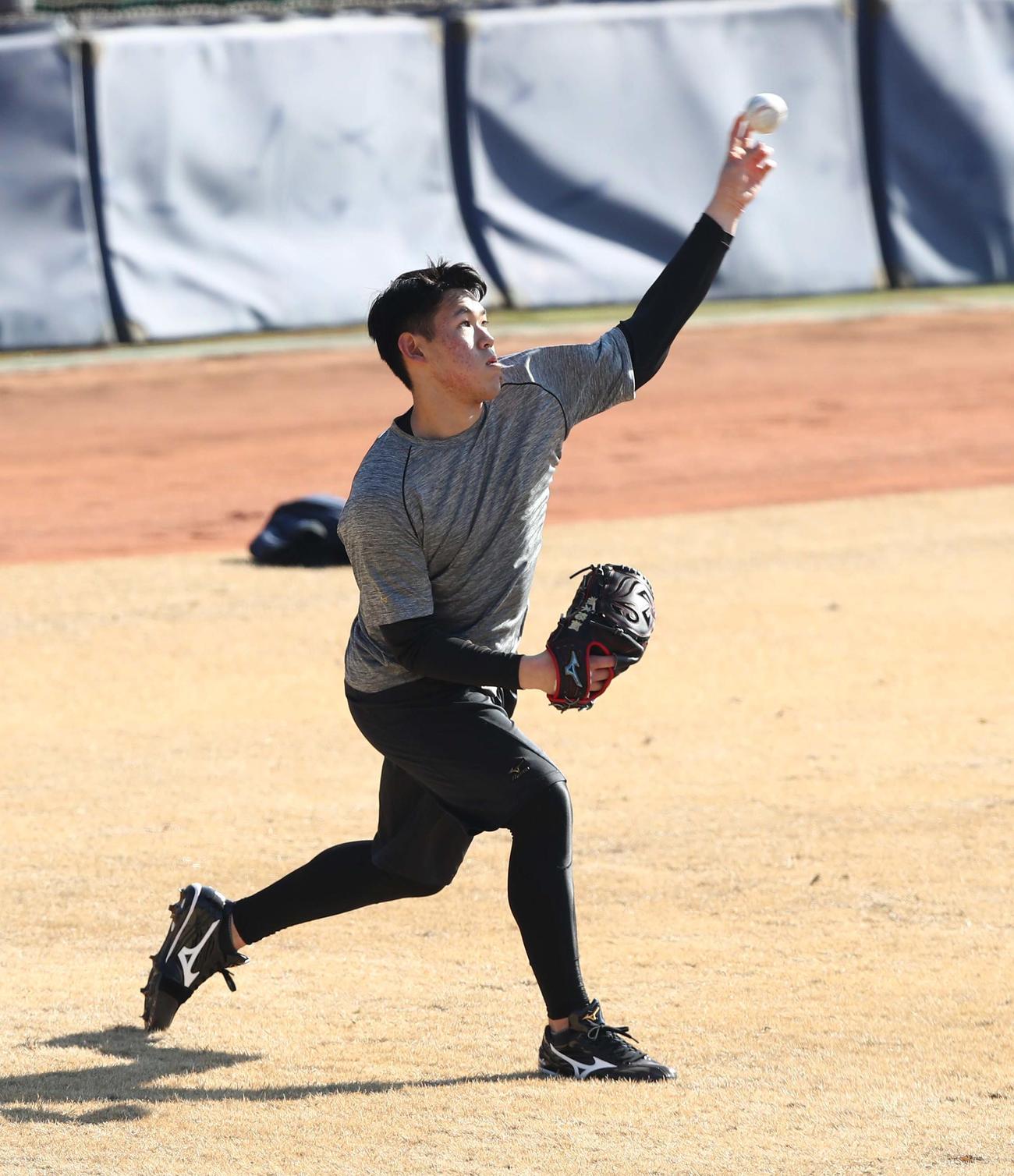 日本ハム5位根本（2021年1月14日撮影）
