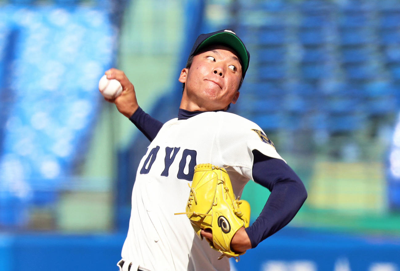 17年5月、専大戦で完封勝利を挙げた東洋大1年時の村上