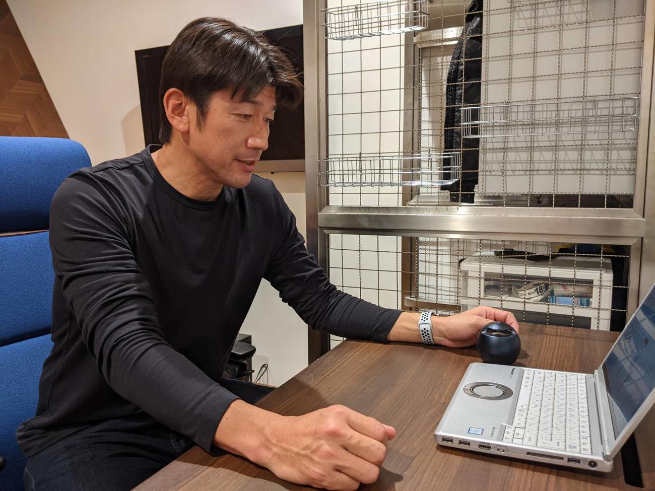 キャンプの1、2軍振り分けについてリモート取材に応じたDeNA三浦監督（球団提供）