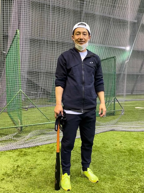 自主トレを行うロッテ鳥谷（球団提供）