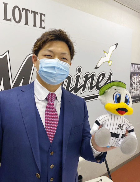 国内FA権を行使したが、残留を表明したロッテ松永（球団提供）（共同）