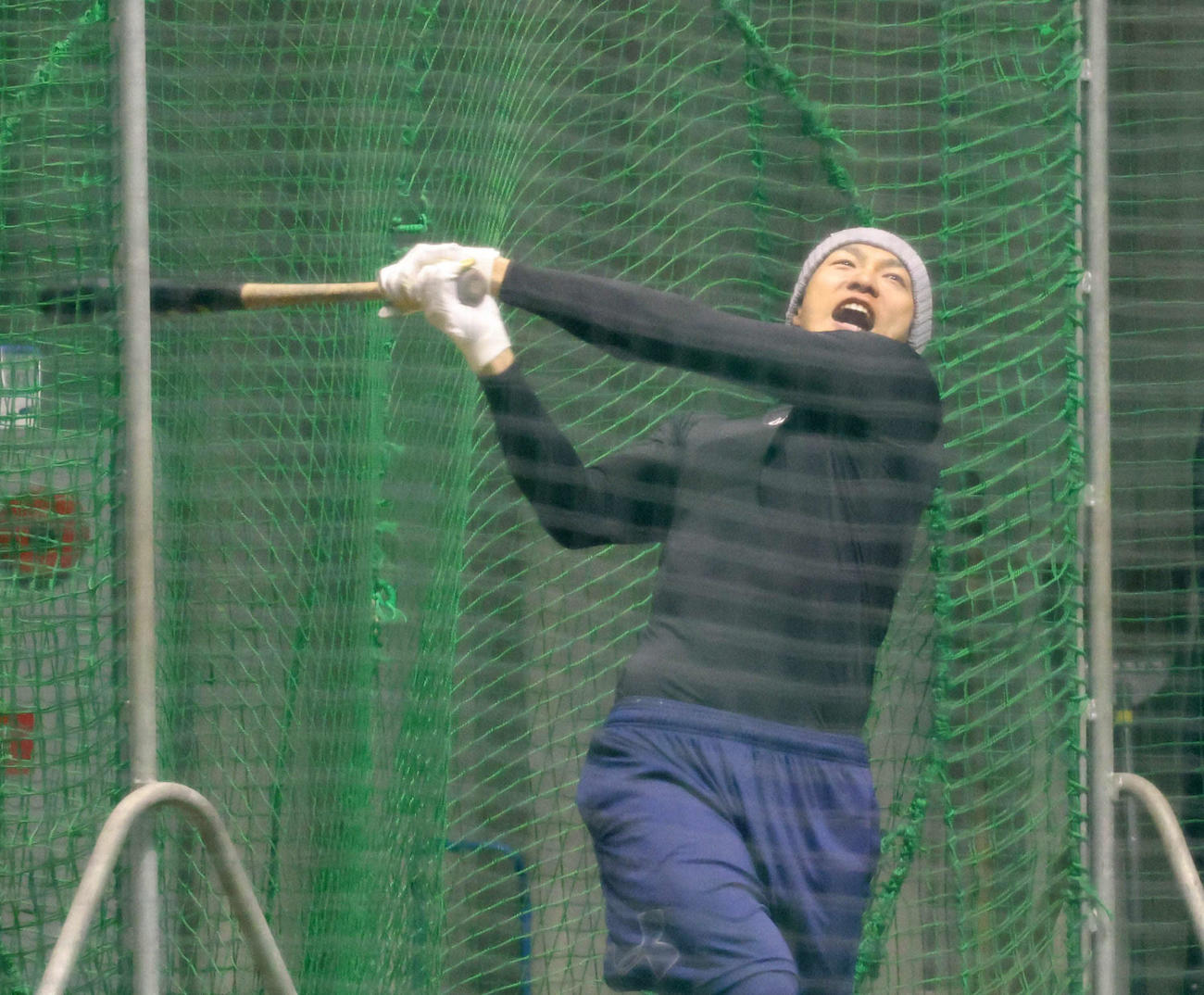 自主トレで打撃練習する柳田悠岐（代表撮影）