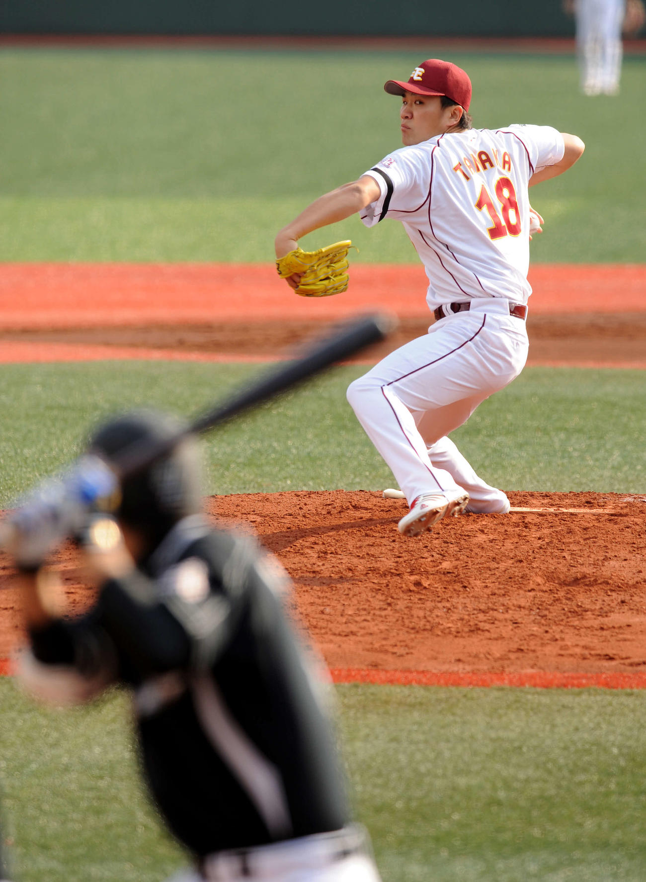 背番号「18」を背負って力投する楽天時代の田中将大（2011年10月8日撮影）