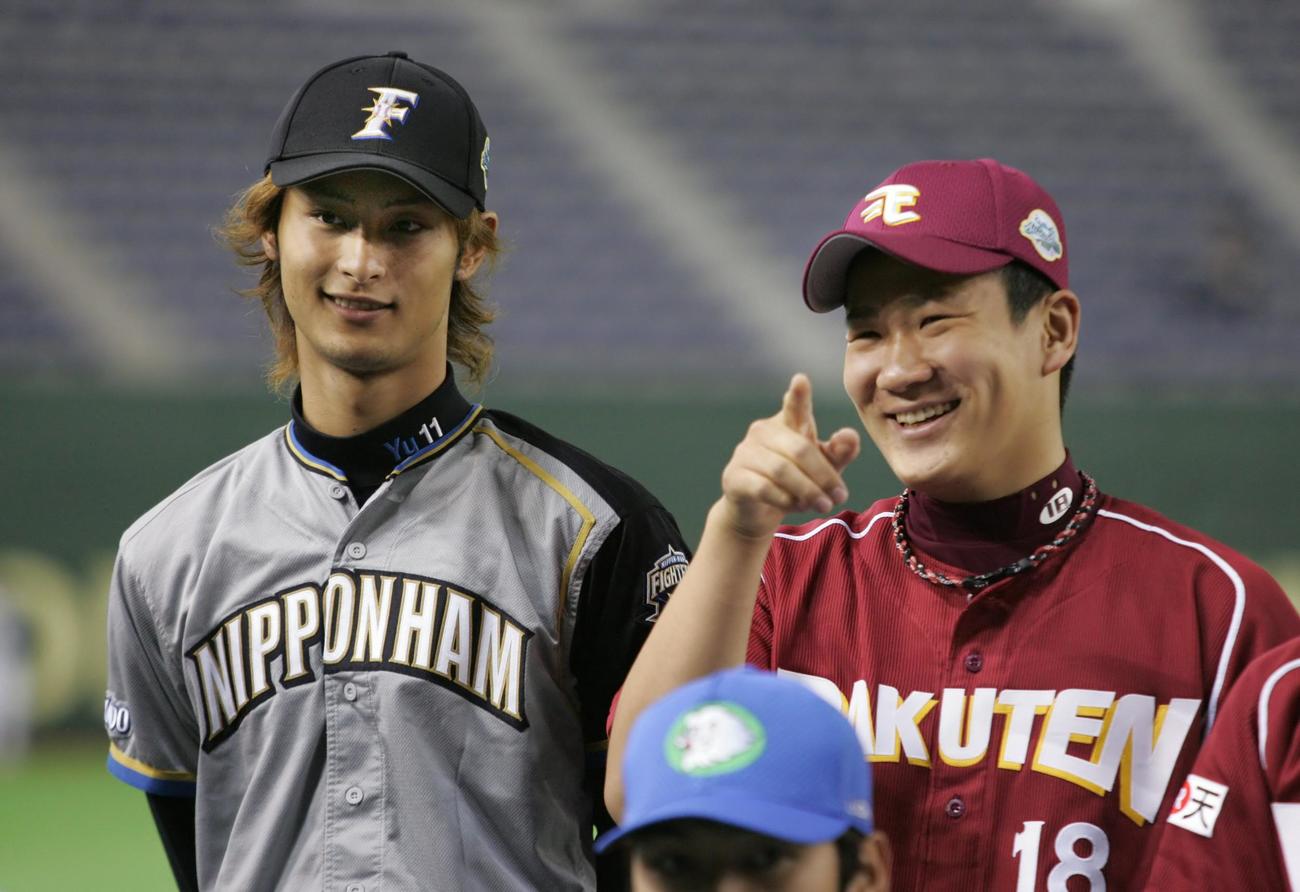 オールスターで日本ハム・ダルビッシュ有（左）と（2007年7月20日撮影）