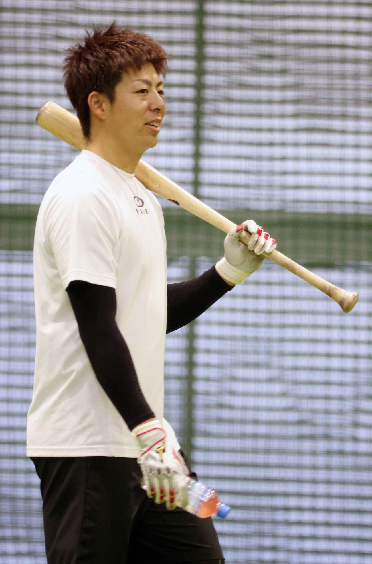 合同自主トレで練習を終えた広島野間（撮影・加藤孝規）
