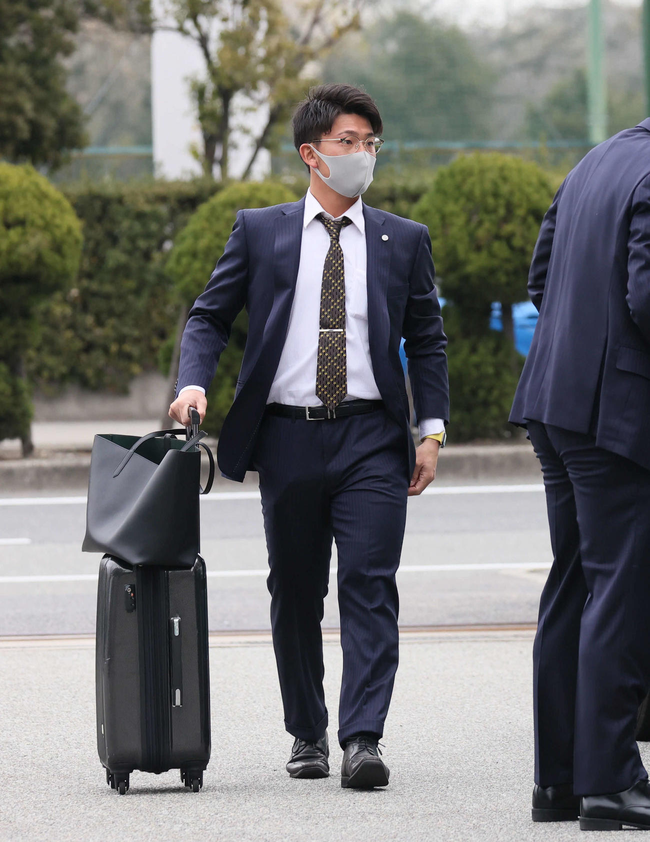キャンプに向けて出発する伊藤将（代表撮影）
