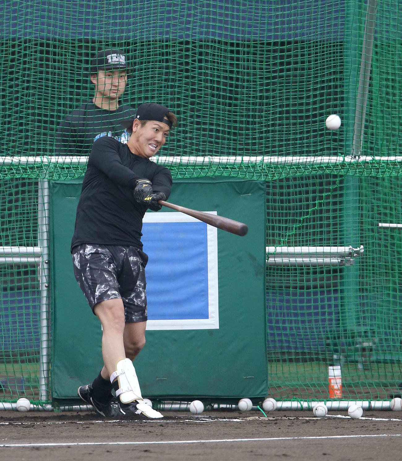 打撃練習をする日本ハム平沼（撮影・佐藤翔太）