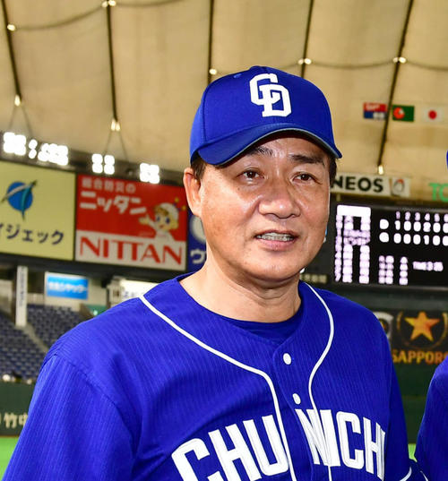 中日与田剛監督（2020年8月15日）