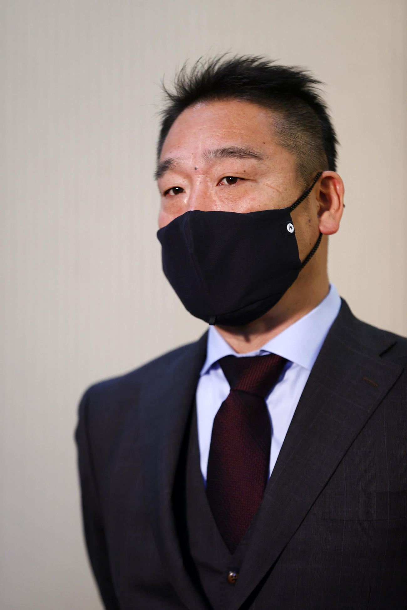 明日からのキャンプを前に記者の質問に答えるオリックス中嶋聡監督（代表撮影）