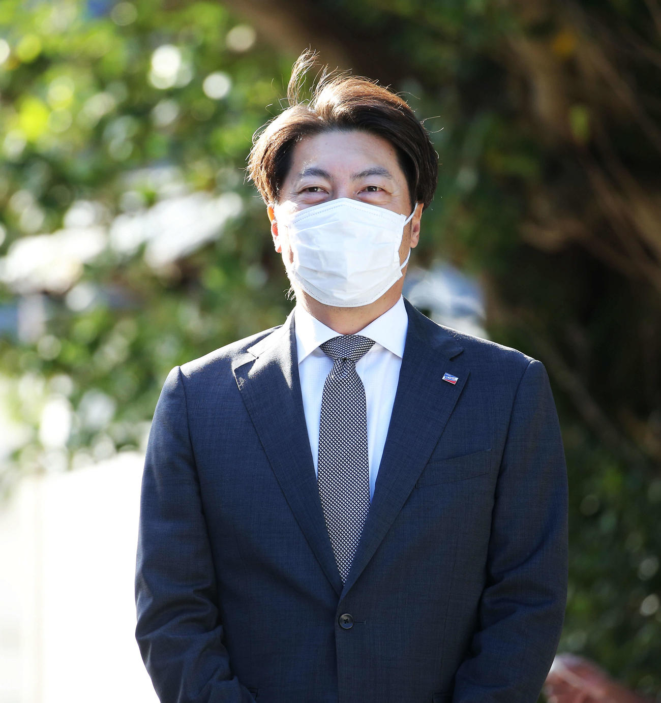 波上宮に到着したヤクルト高津監督（撮影・河田真司）