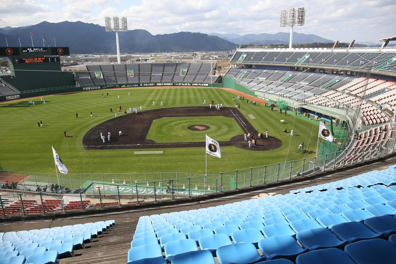 無観客で行われた巨人キャンプ（撮影・狩俣裕三）