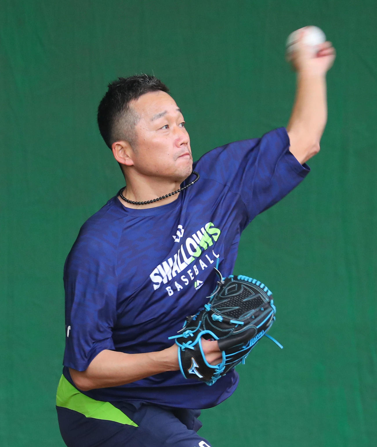 午後に2回目のブルペン投球するヤクルト石川（撮影・河田真司）