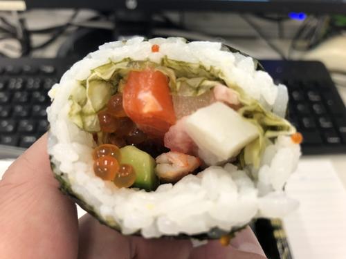 ちよだ鮨の海鮮上福巻