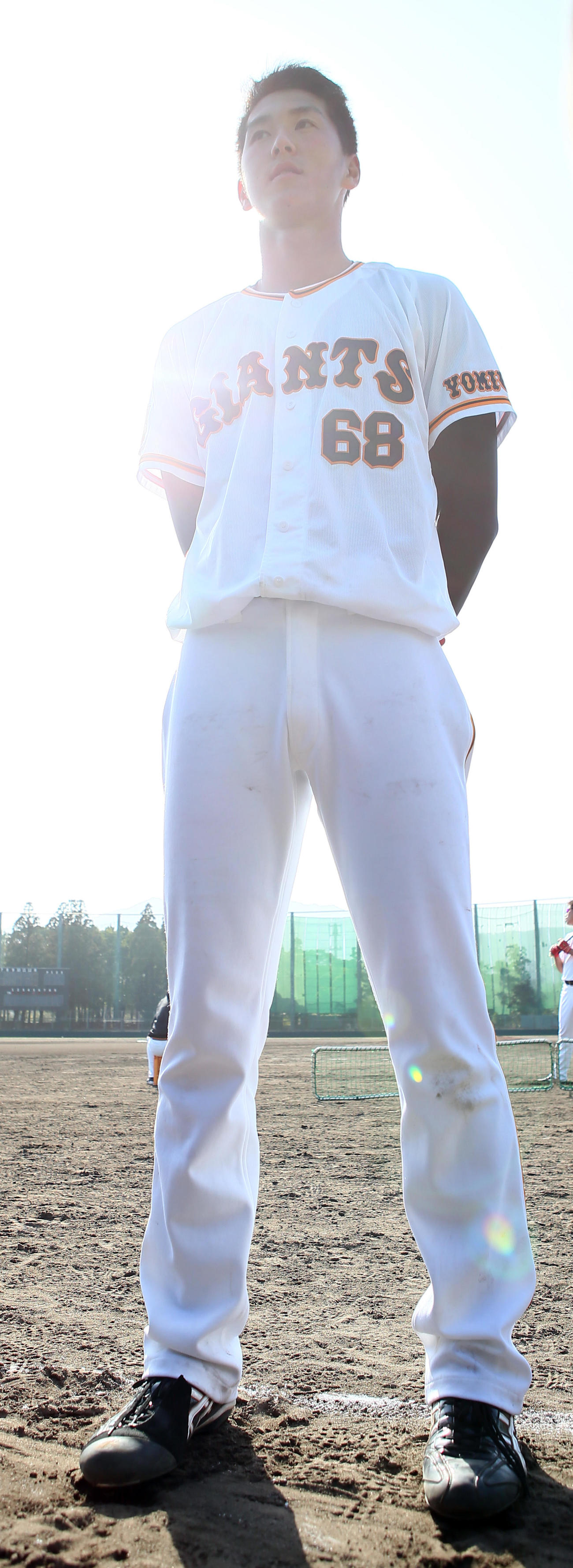 身長2m巨人秋広を原監督が直接指導「そのままで」 - プロ野球写真ニュース : 日刊スポーツ