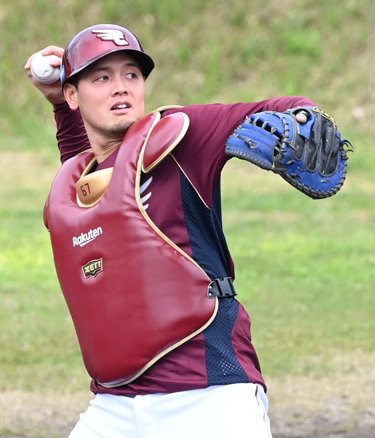 特守の準備をする楽天下妻（撮影・山崎安昭）