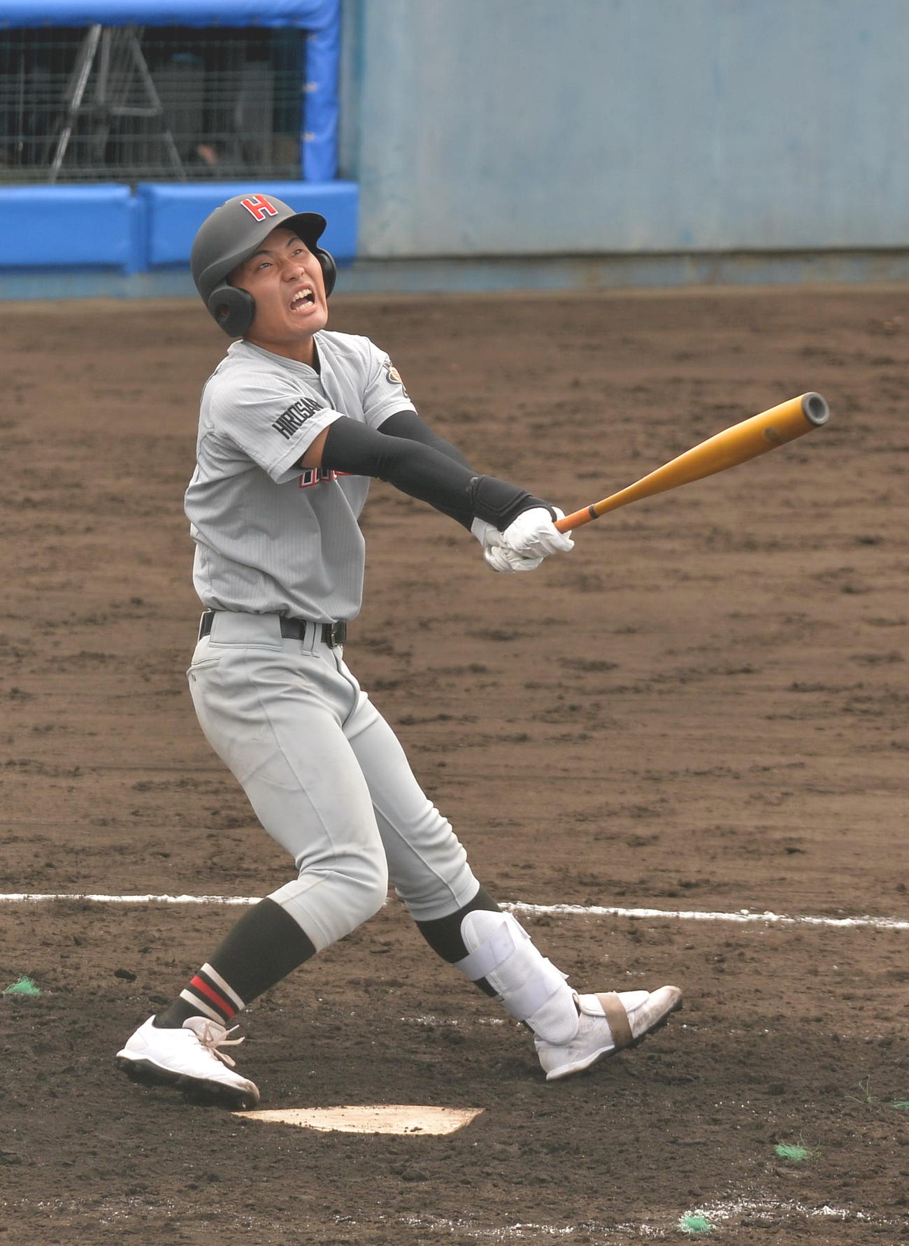 昨年の青森県独自大会で打席に立つ弘前東・藤田