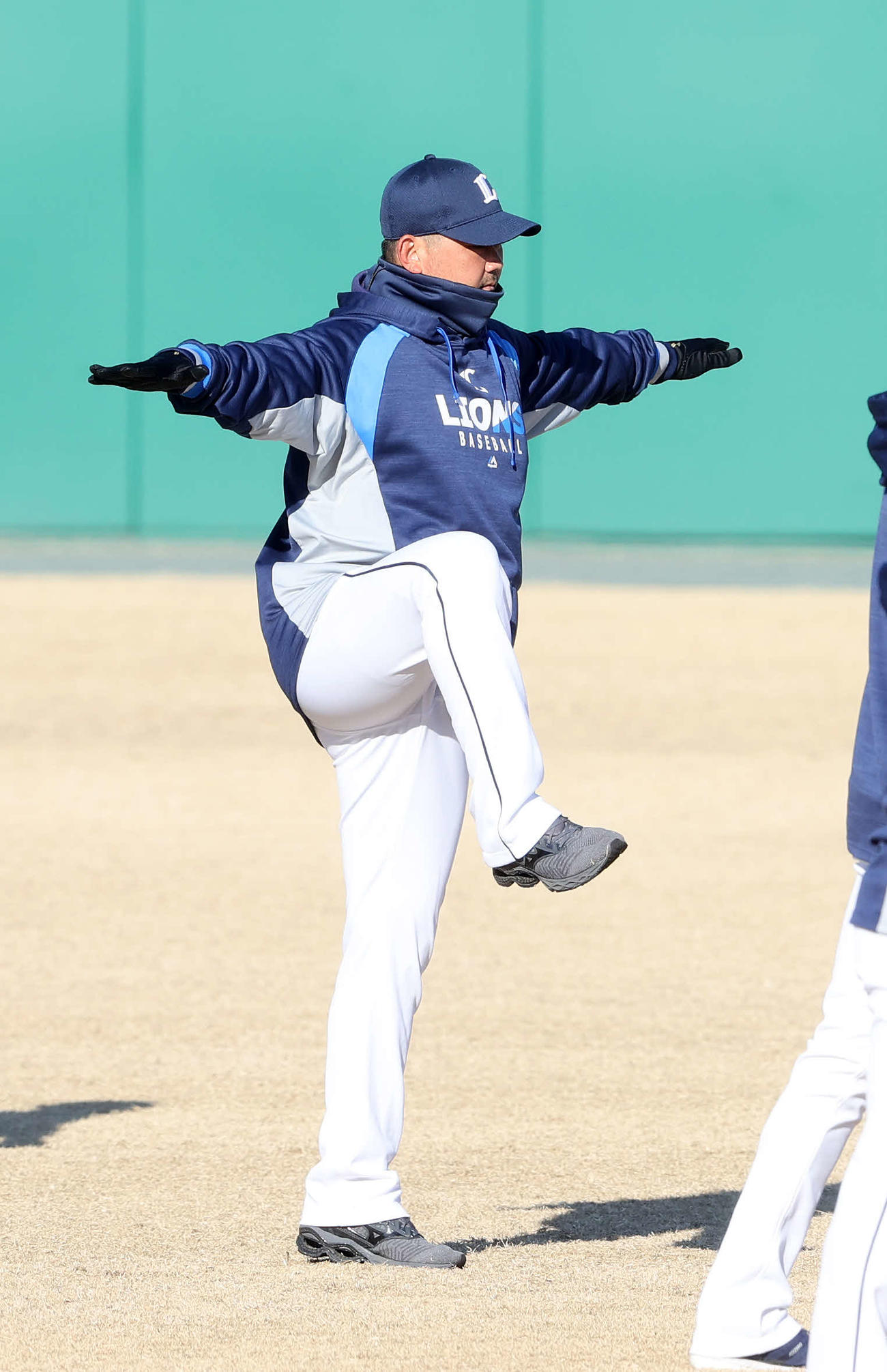 アップする西武松坂（撮影・鈴木正人）