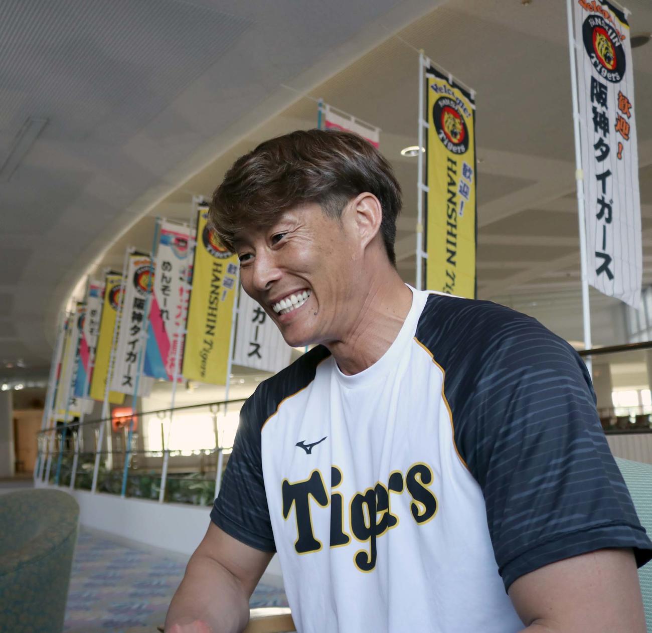 「京のスポーツ夢バンク」で京都府立峰山高校の生徒とオンライン講習会を行った糸井（球団提供）
