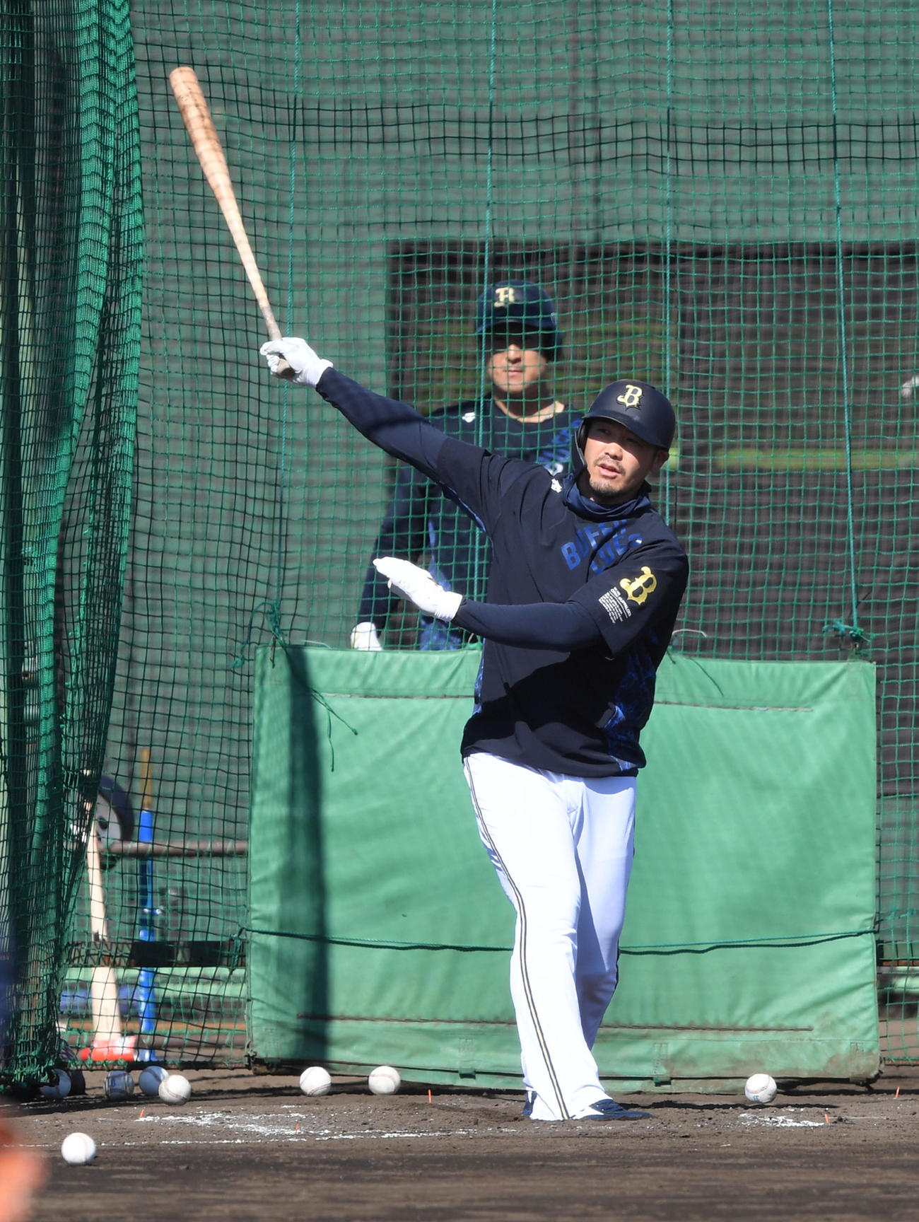 打撃練習を行うオリックスT－岡田（撮影・前岡正明）
